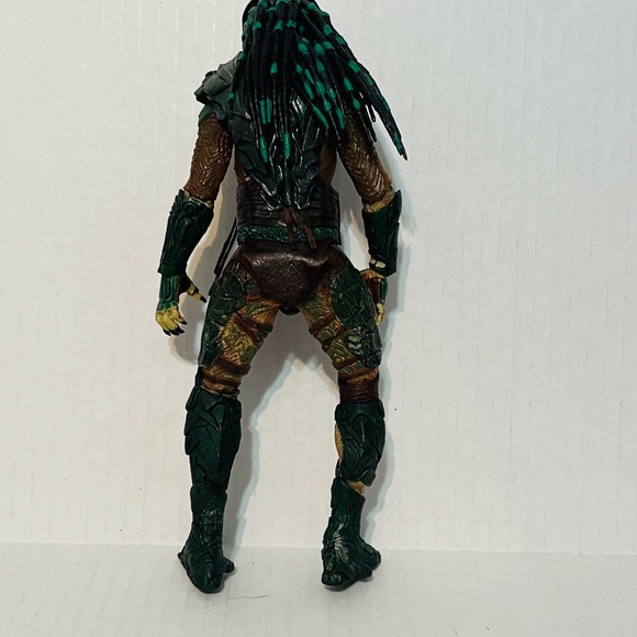 Neca Predators Series2 Masked Tracker Predator Figure - Picture 3 of 9